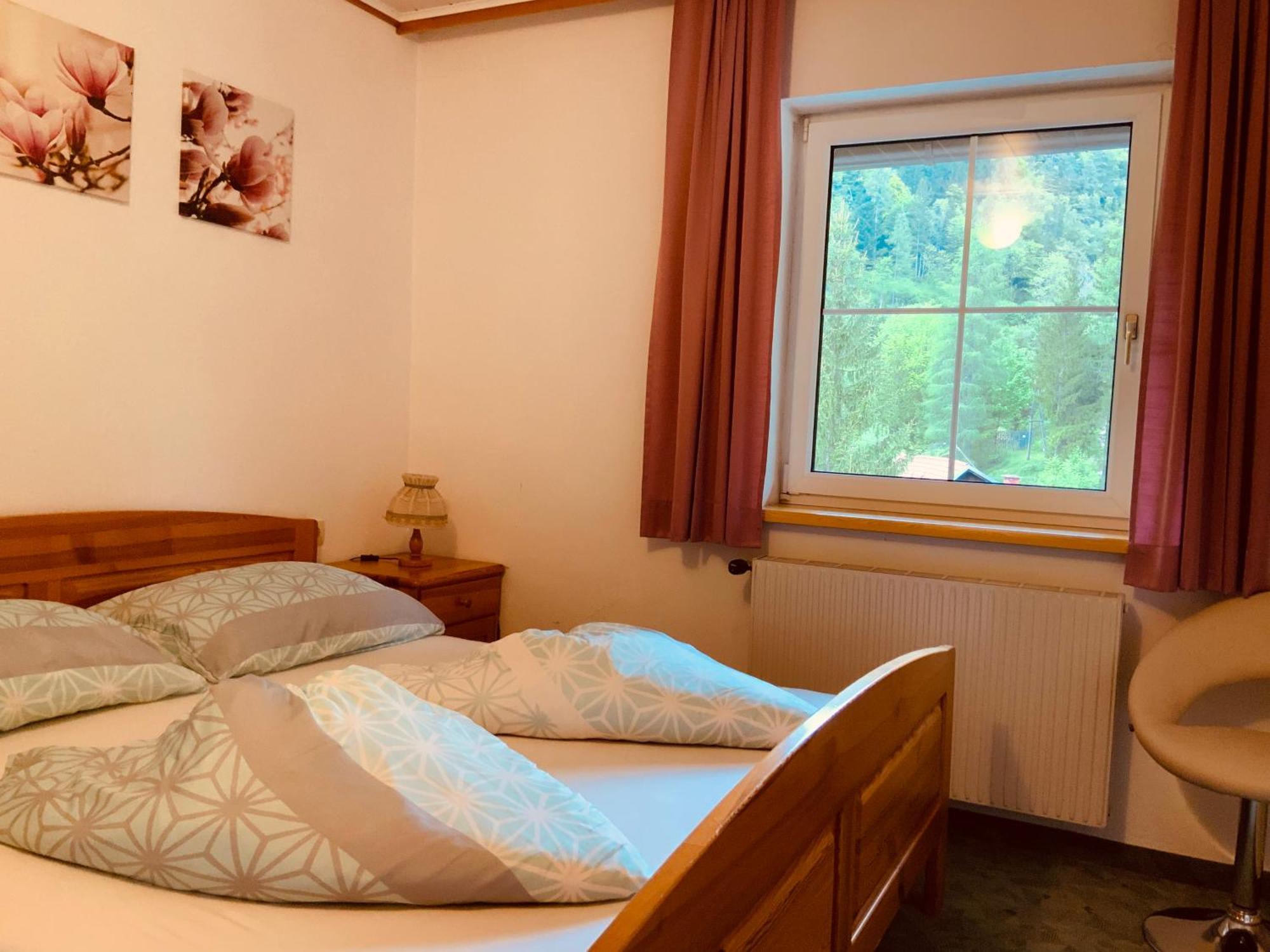 Motel Brunner Apartments & Zimmer Bad Eisenkappel Pokoj fotografie